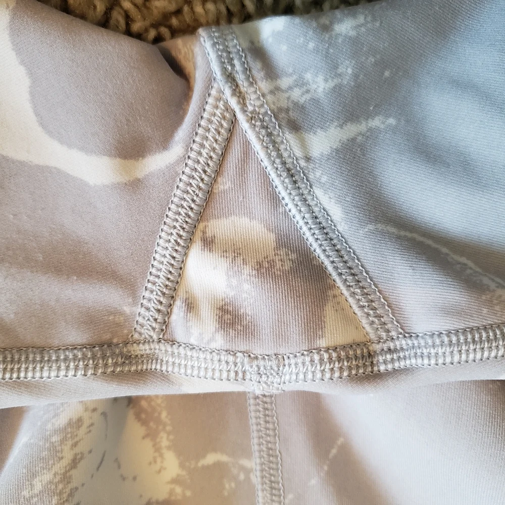 RARE Lululemon Pattern Wunderunder Leggings 25" - Picture 6 of 8